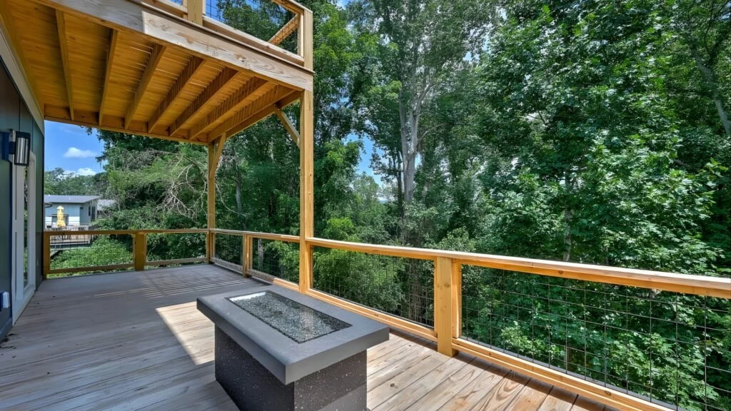 Deck & Patio